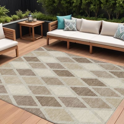 HomeRoots Geometric Transitional Rectangle Outdoor Rug