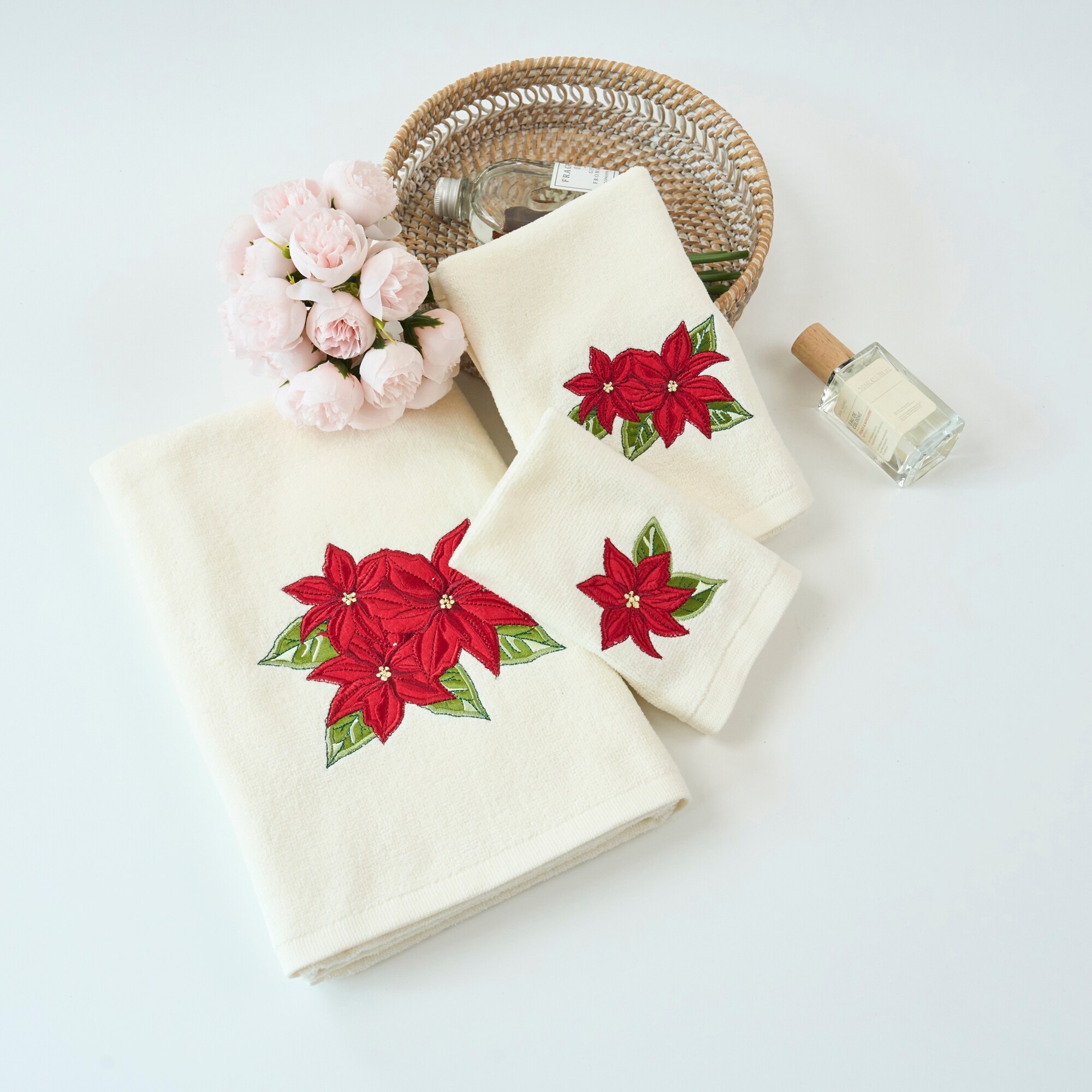 https://ak1.ostkcdn.com/images/products/is/images/direct/cbd928d728e8f79bb68a89038a14b43e9dc23fe1/Xmas-Premium-Decor-Soft-100%25-Cotton-Embroidered-Bathroom-Modern-3-Piece-Christmas-Towel-Set%2C-Red-Poinsettia-Flower-with-Ivory.jpg