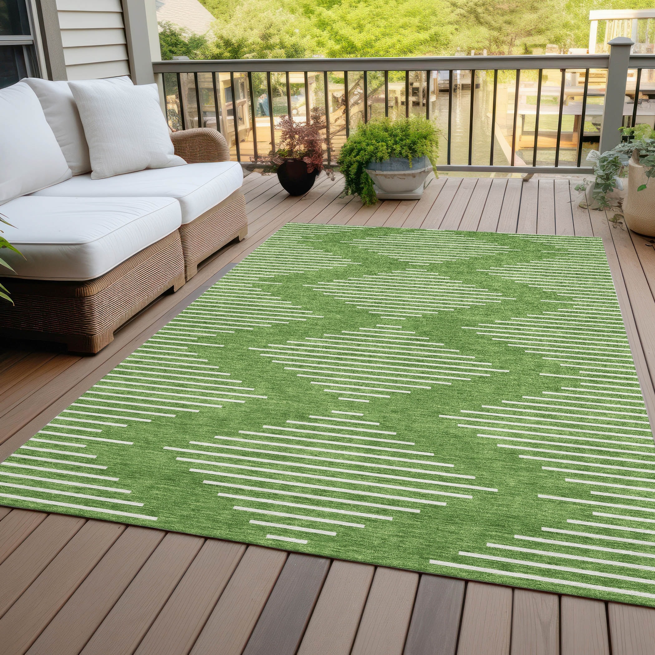 Machine Washable Indoor/ Outdoor Modern Stripe Chantille Rug