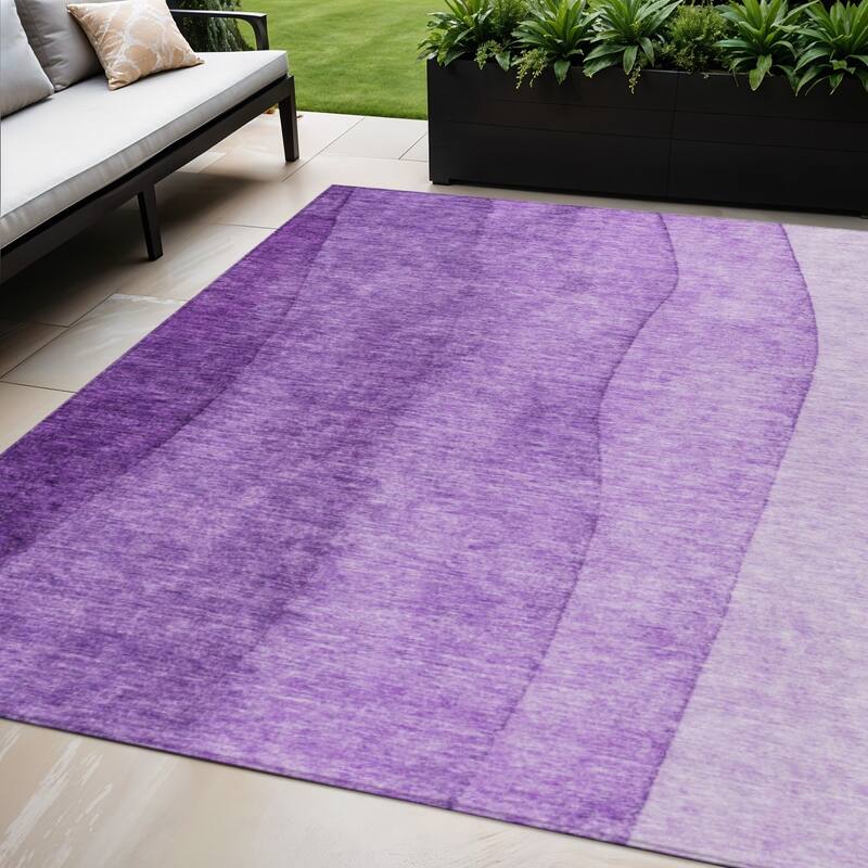 HomeRoots Ombre Transitional Rectangle Outdoor Rug - 5' X 8'