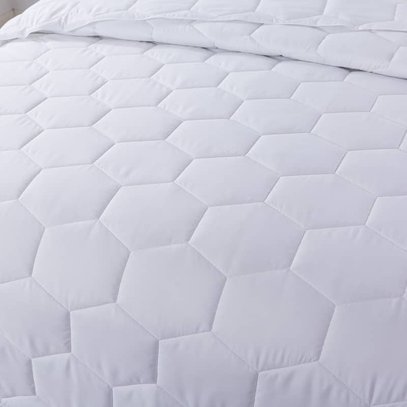 Honeycomb Stitch Down Alternative Blanket