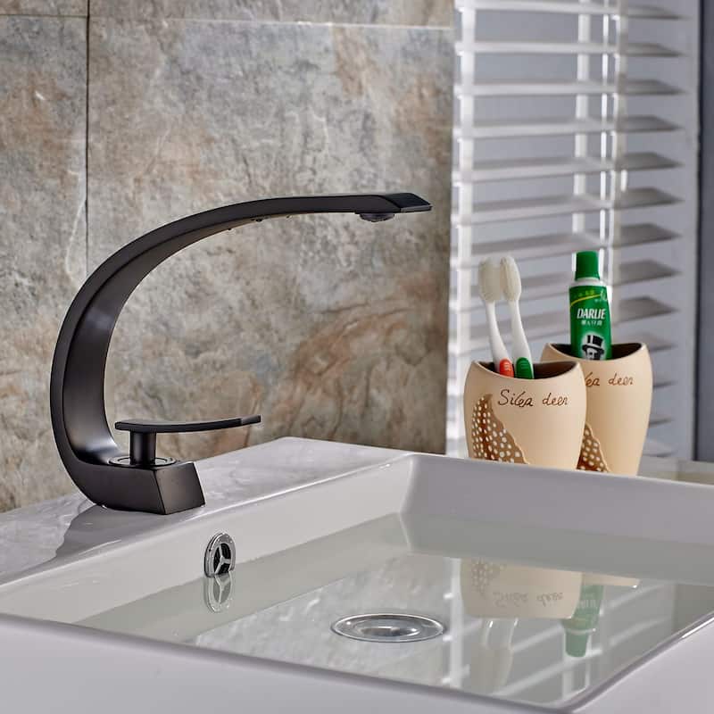 Single Handle Single Hole Bathroom Faucet in Matte Black - 9.05*7.28