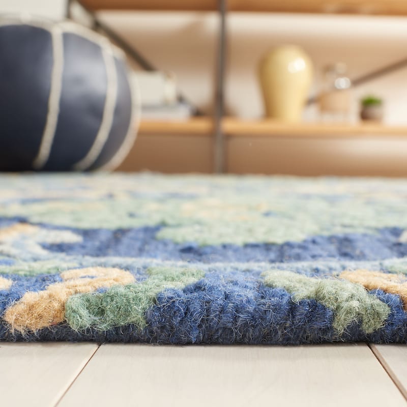 SAFAVIEH Handmade Blossom Parthenia Floral Wool Rug