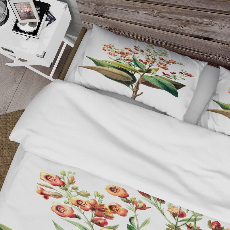 Designart 'Vintage American Flowers II' Traditional Duvet Cover Set