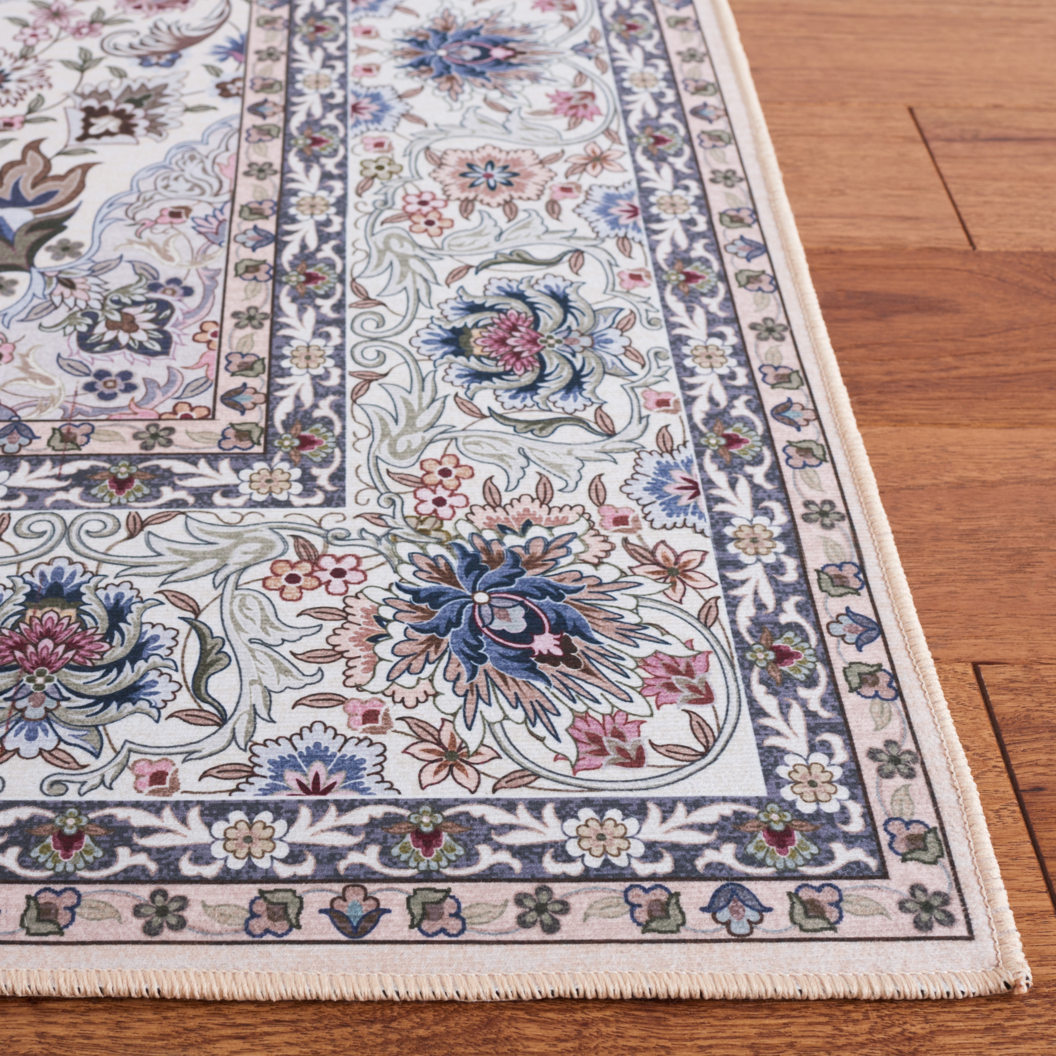 SAFAVIEH Tucson Machine Washable Slip Resistant Sudha Traditional Rug