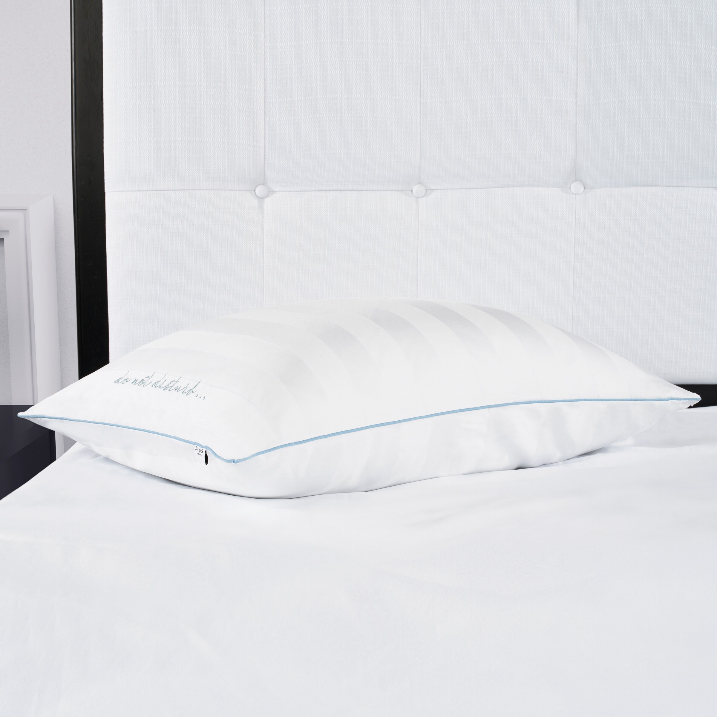 Thomasville Dual Chamber Inflatable Air Wedge Pillow with patented electric pump and auto seal valve Grey Bed Bath Beyond 36547041