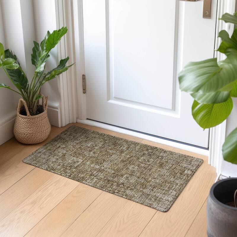 Machine Washable Indoor/ Outdoor Chantille Vintage Traditional Rug - Brown - 1'8" x 2'6"