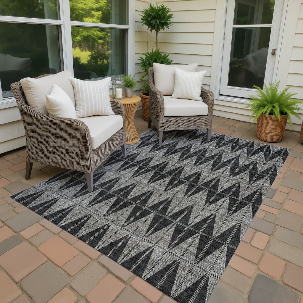 Machine Washable Indoor/ Outdoor Modern Zeke Chantille Rug