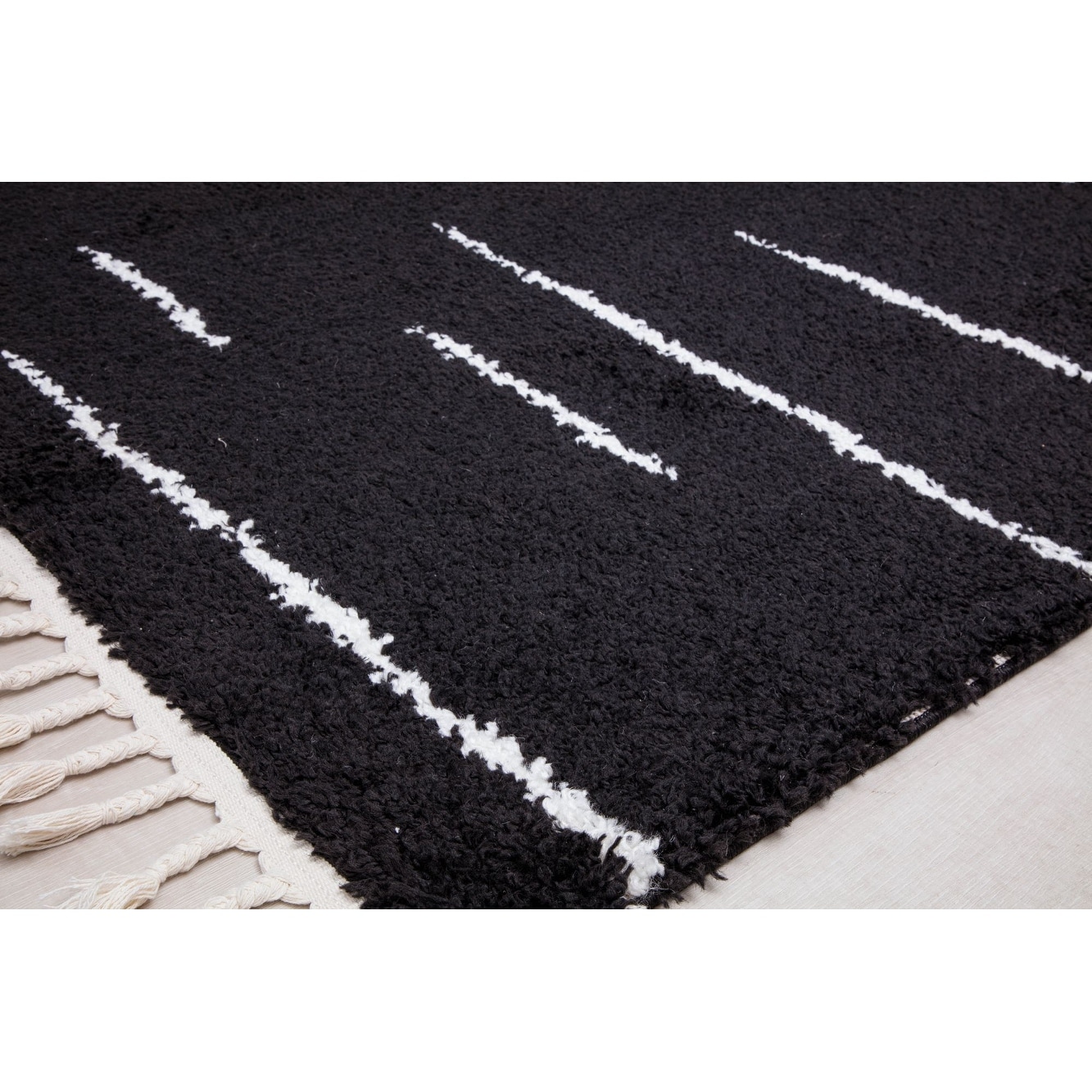 Bennett Shag Abstarct Introspective Black Shag Area Rug - Bed Bath