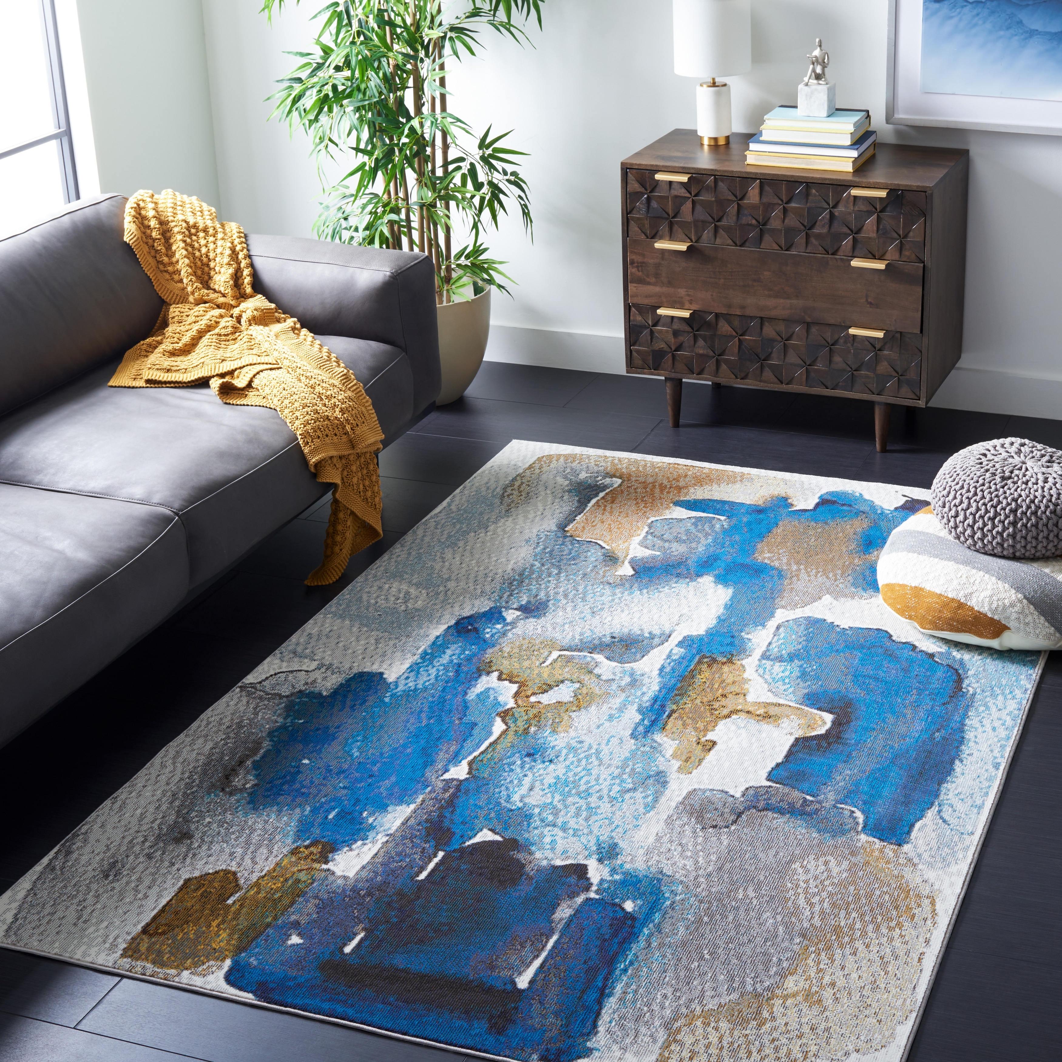 SAFAVIEH Aria Daciana Modern Abstract Rug