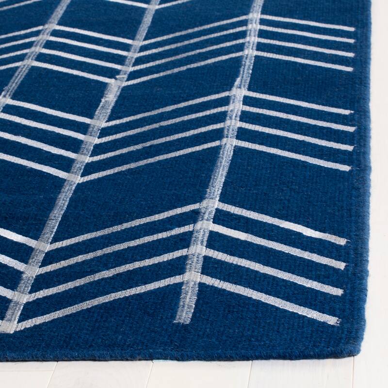 SAFAVIEH Handmade Flatweave Kilim Bertfriede Wool Rug