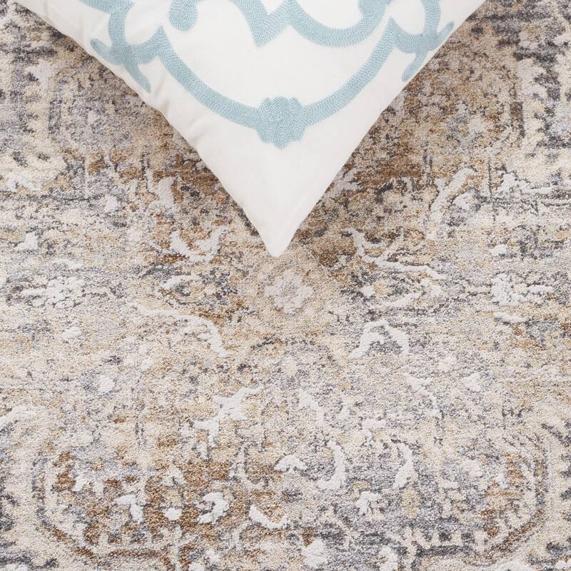 SAFAVIEH Finley Stoyanka Floral Rug