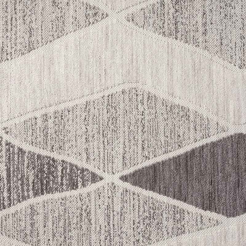 Wron Contemporary Geometric Performance Indoor/Outdoor Area Rug by Sevita