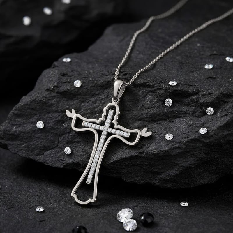 1/10ct TDW Diamond Cross Pendant Necklace in 10K Gold for Women