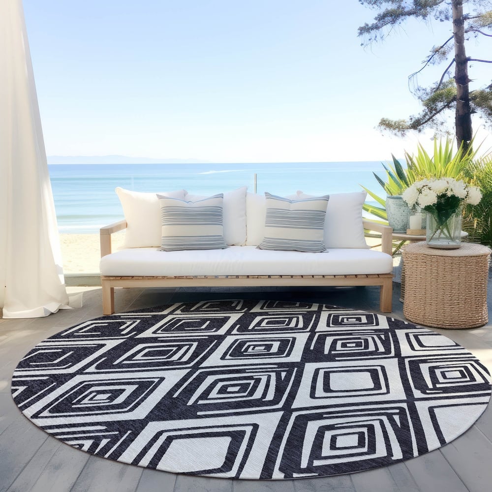 Machine Washable Indoor/ Outdoor Chantille Contemporary Diamonds Rug