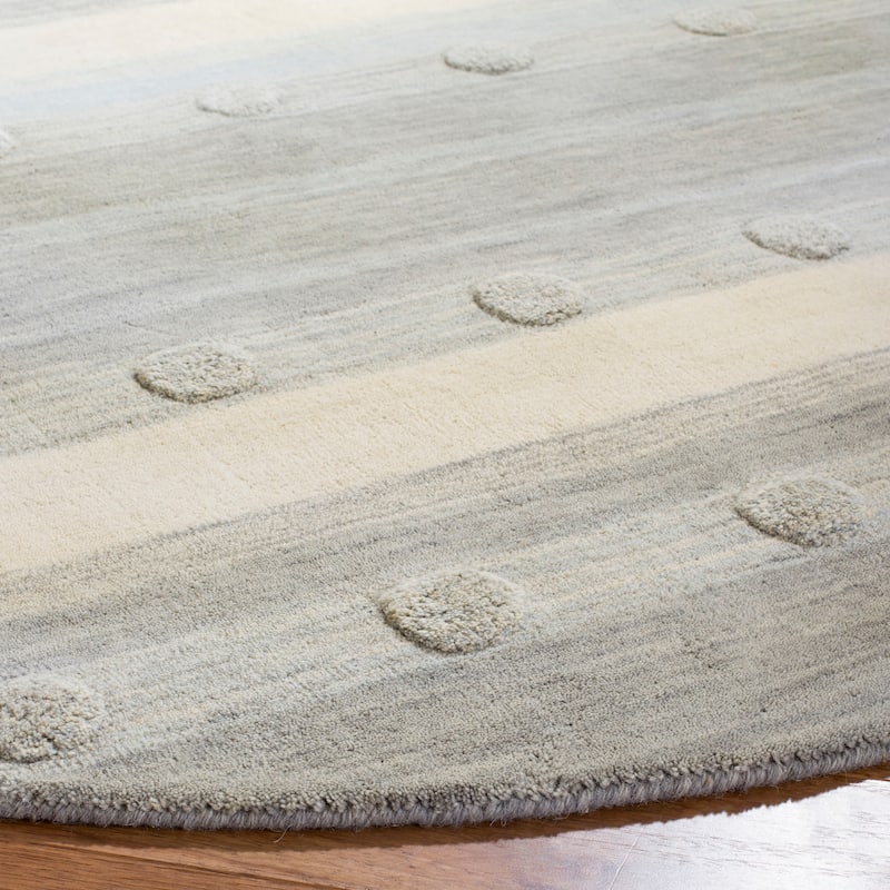 SAFAVIEH Handmade Kids Sandugash Wool Rug