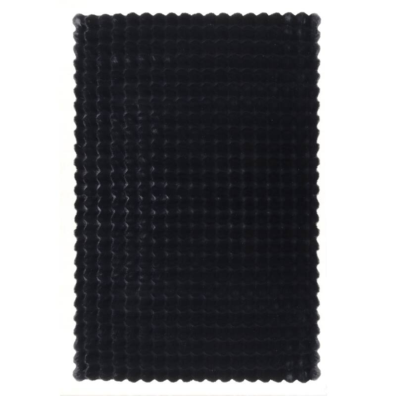 Valencia Fur Textured Solid Color Polyester Rug - 5'3x 7'6 - Black