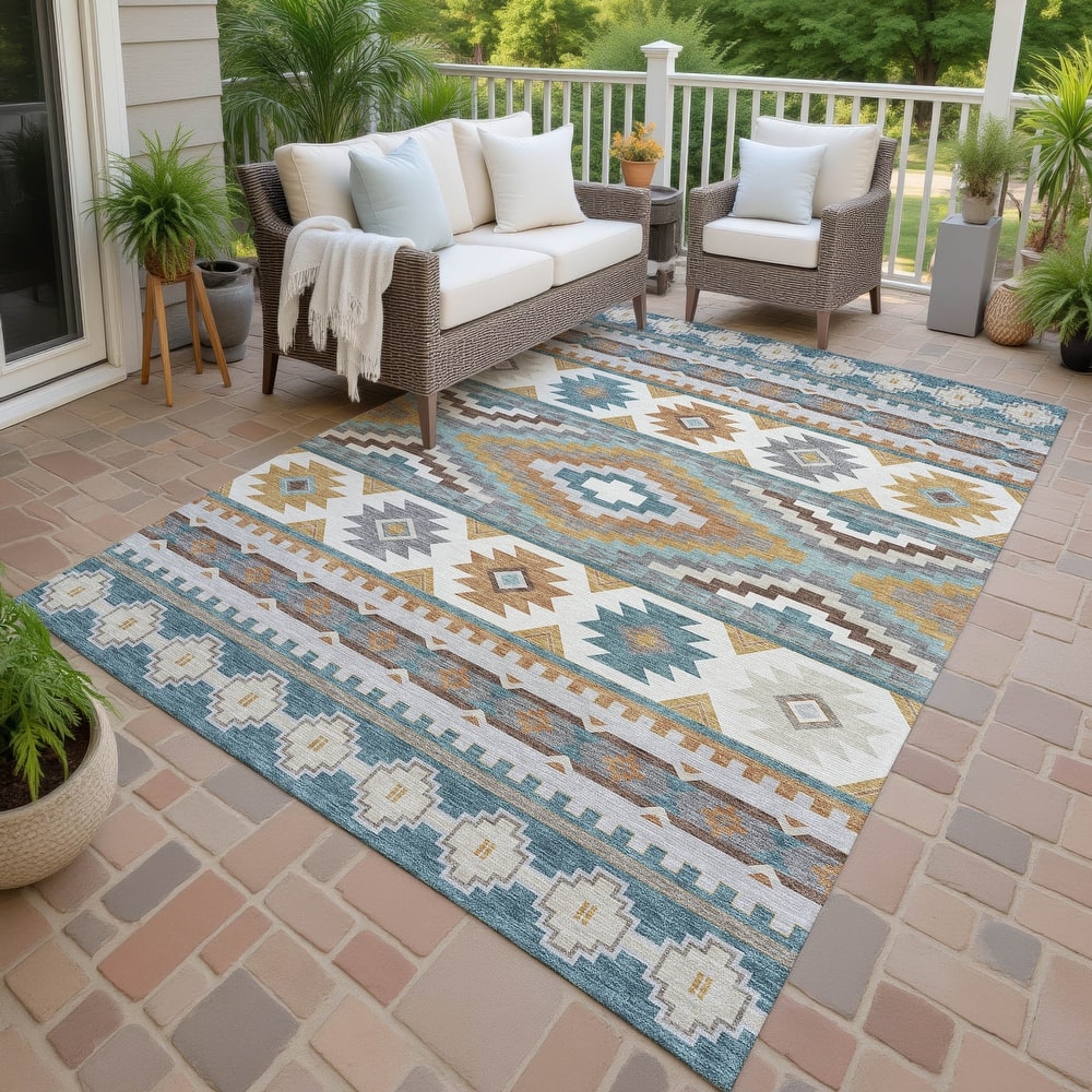Machine Washable Indoor/ Outdoor Modern Ottawa Chantille Rug