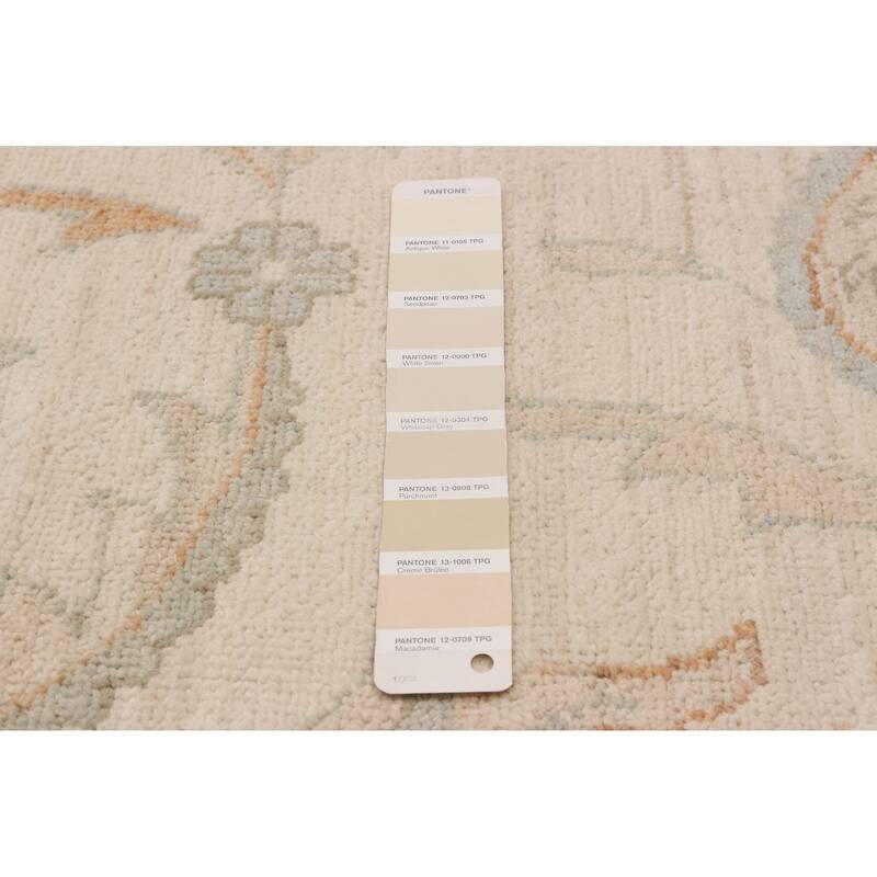 ECARPETGALLERY Hand-knotted Peshawar Oushak Ivory Wool Rug - 5'6 x 8'10