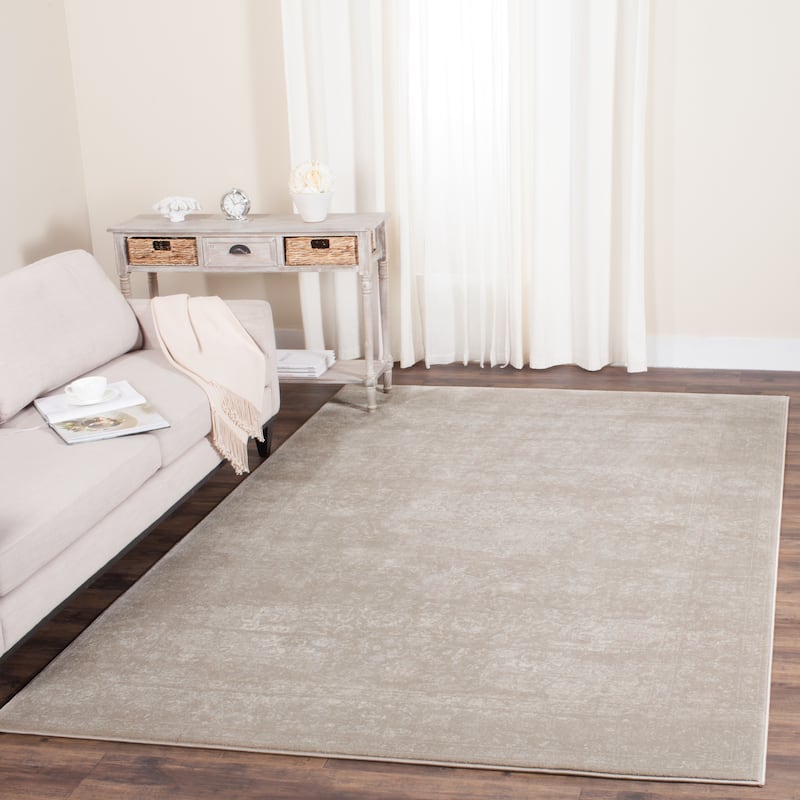 SAFAVIEH Carnegie Payton Distressed Oriental Rug - 6'7" x 9'2" - Light Beige/Cream