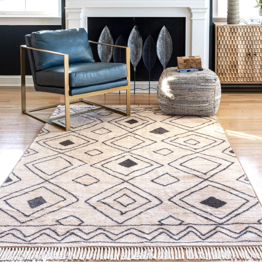 Nuloom Geometric Kenley Spotted Diamonds Area Rug