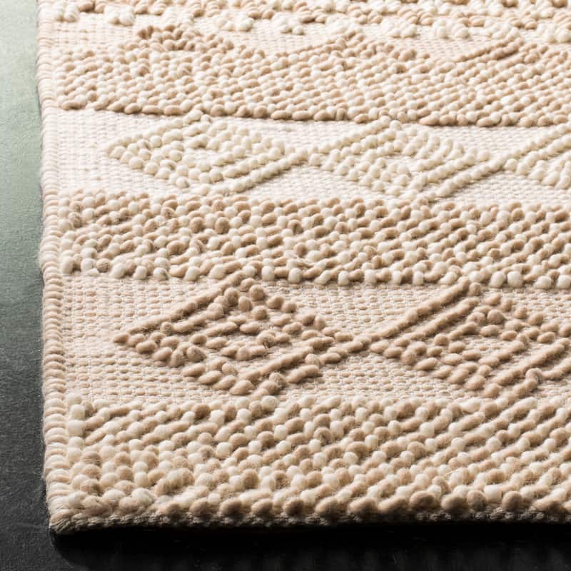 SAFAVIEH Handmade Natura Annedorte Wool Rug