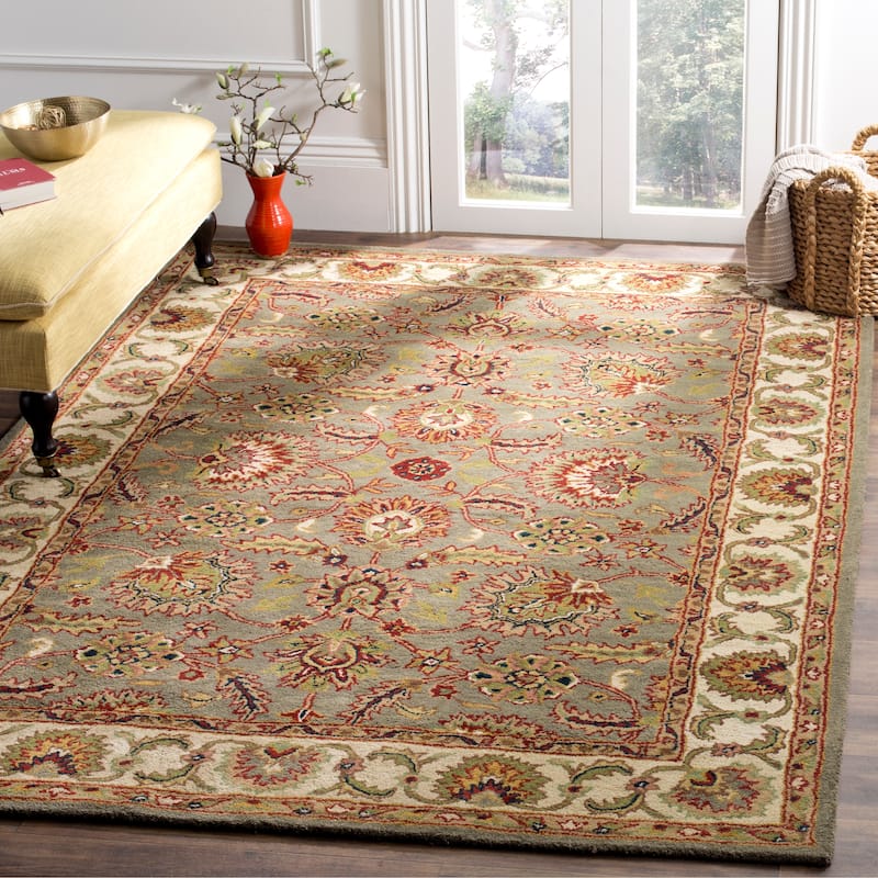 SAFAVIEH Handmade Classic Juliya Traditional Oriental Wool Rug - 9'6" x 13'6" - Celadon/Ivory