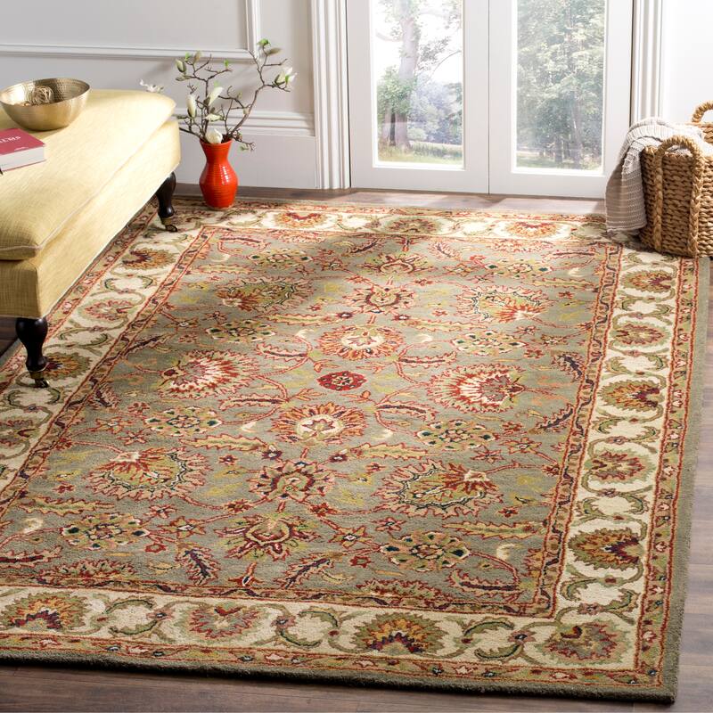 SAFAVIEH Handmade Classic Maurine Traditional Oriental Wool Rug