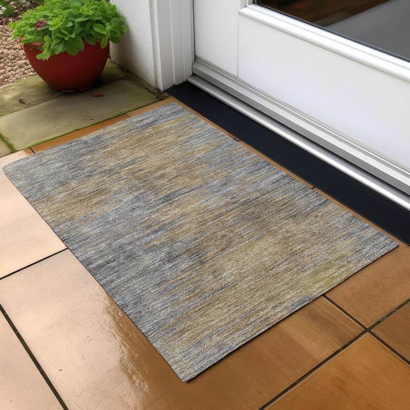 Machine Washable Indoor/ Outdoor Chantille Solid Ombre Rug - 1'8" x 2'6" - Brown