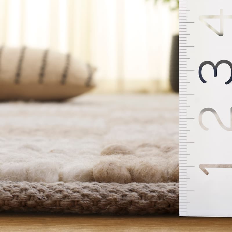 SAFAVIEH Handmade Natura Feodora Farmhouse Wool Rug