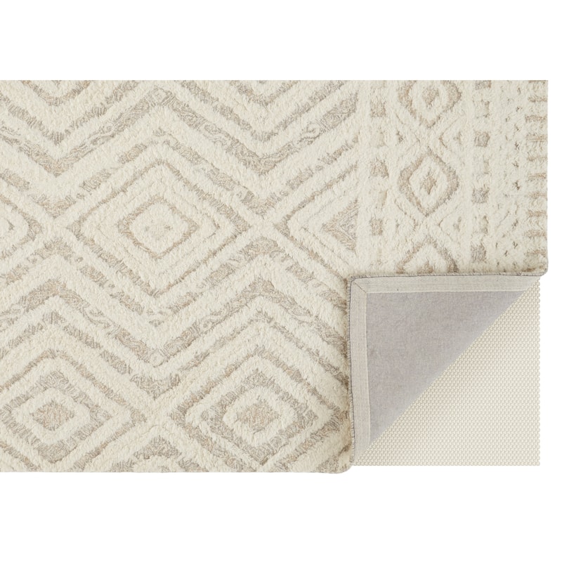 Grand Bazaar Elika Hand Tufted Diamond Transitional Area Rug