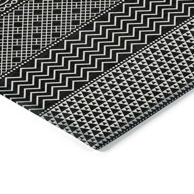 Machine Washable Indoor/ Outdoor Modern Stripes Chantille Rug