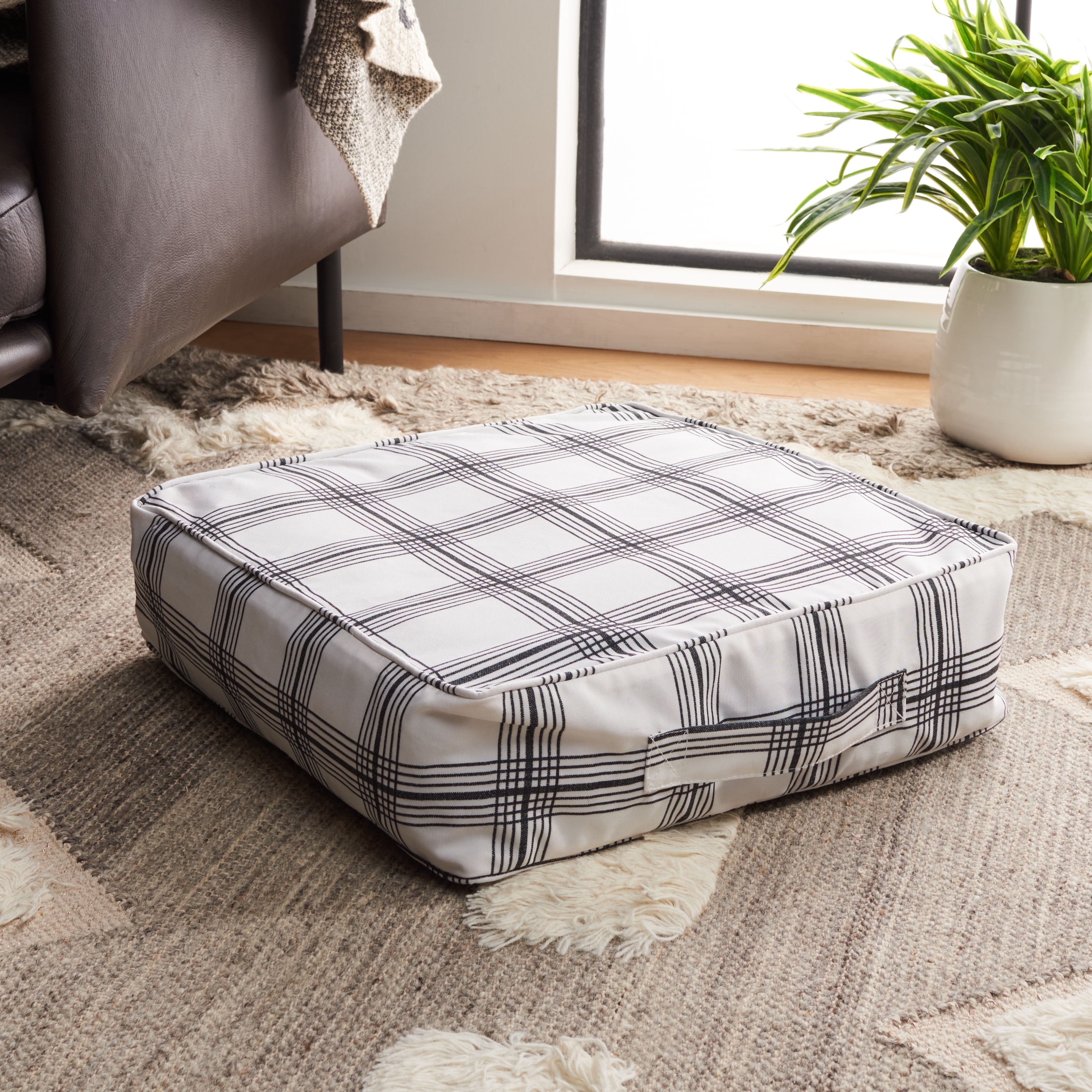 SAFAVIEH Brooklynne 22-inch Geometric Floor Pillow