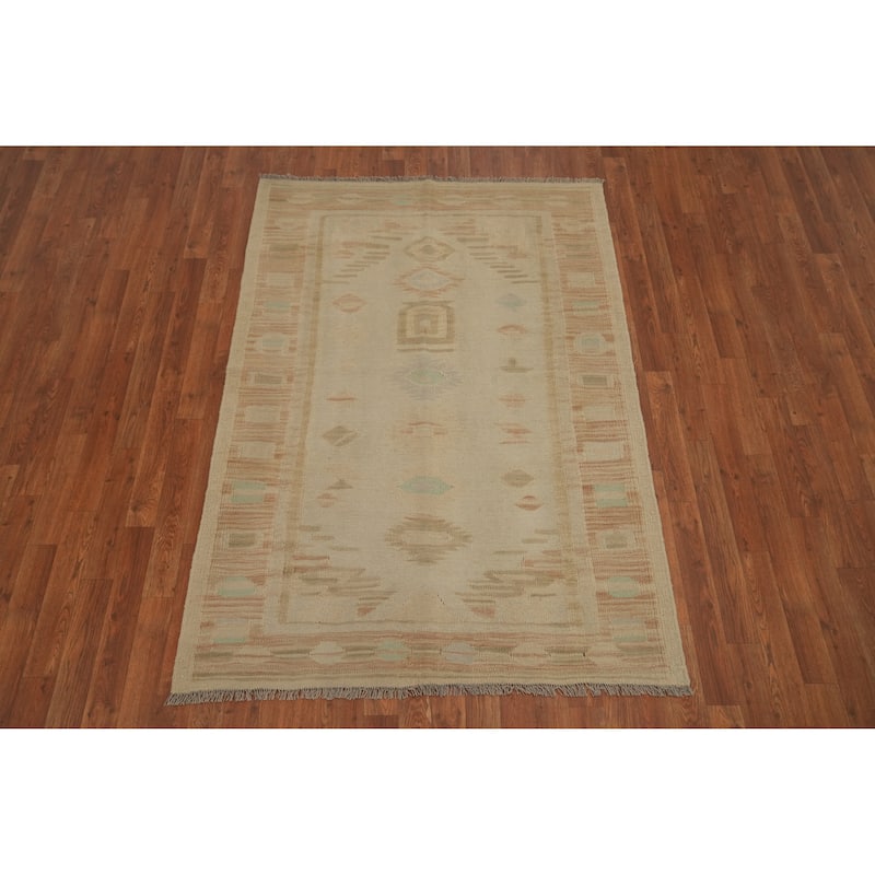 Hand Woven Oriental 100% Wool Carpet Southwestern Tribal Beige & Ivories Kilim Area Rug - 5' 11'' X 4' 2''