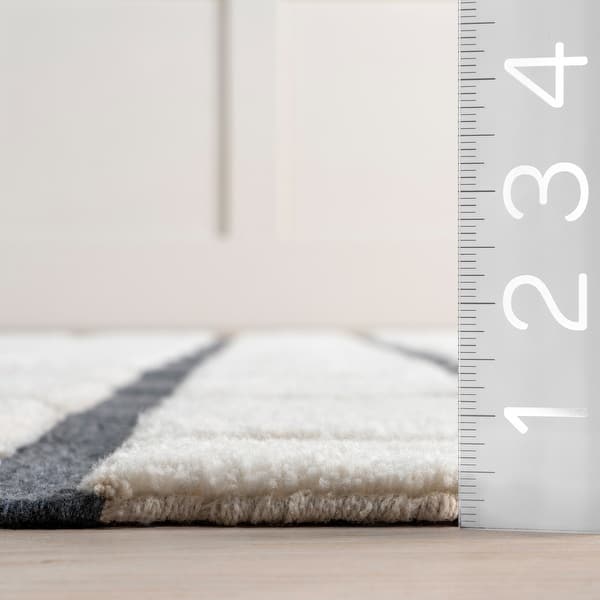 Rowena Rug Rowena Checked Wool Area Rug - Bed Bath & Beyond - 40242238
