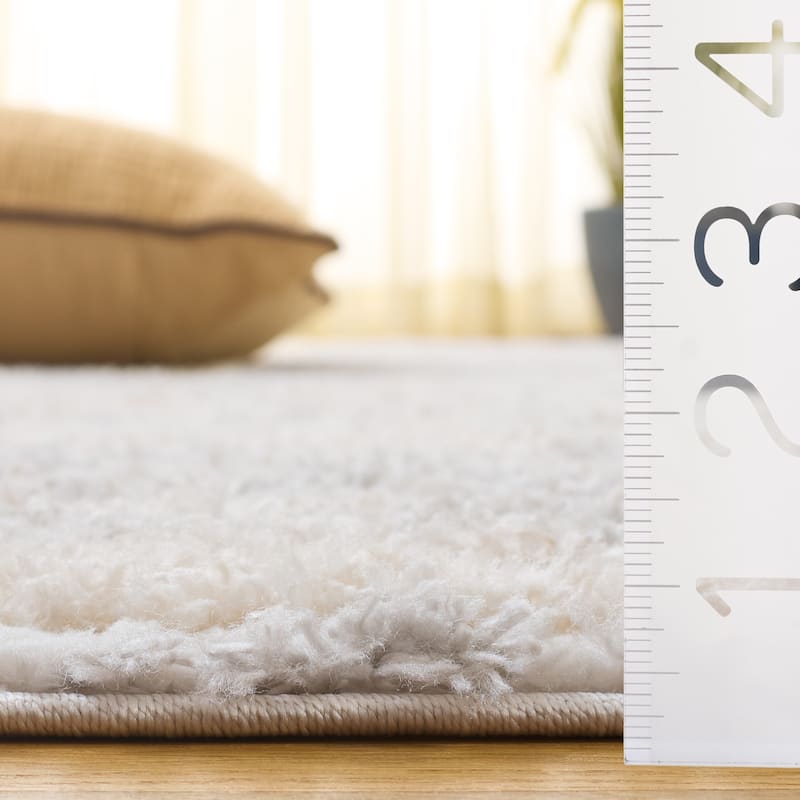 SAFAVIEH Gemma Shag Nafije Plush Thick Rug