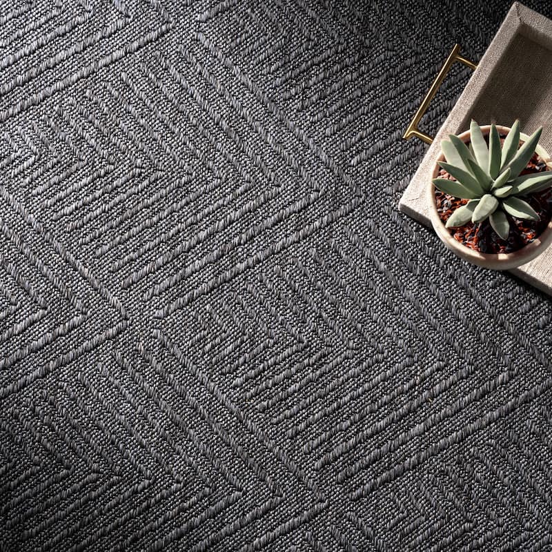 Alameda Solid Color Chevron Machine Washable Indoor Area Rug