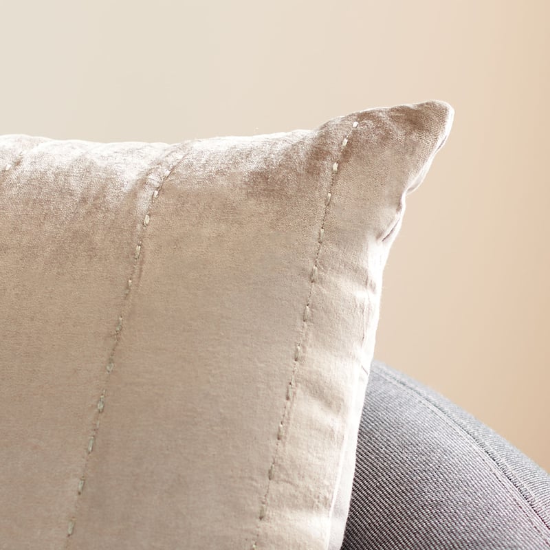 SAFAVIEH Blodwyn Decorative Throw Pillow