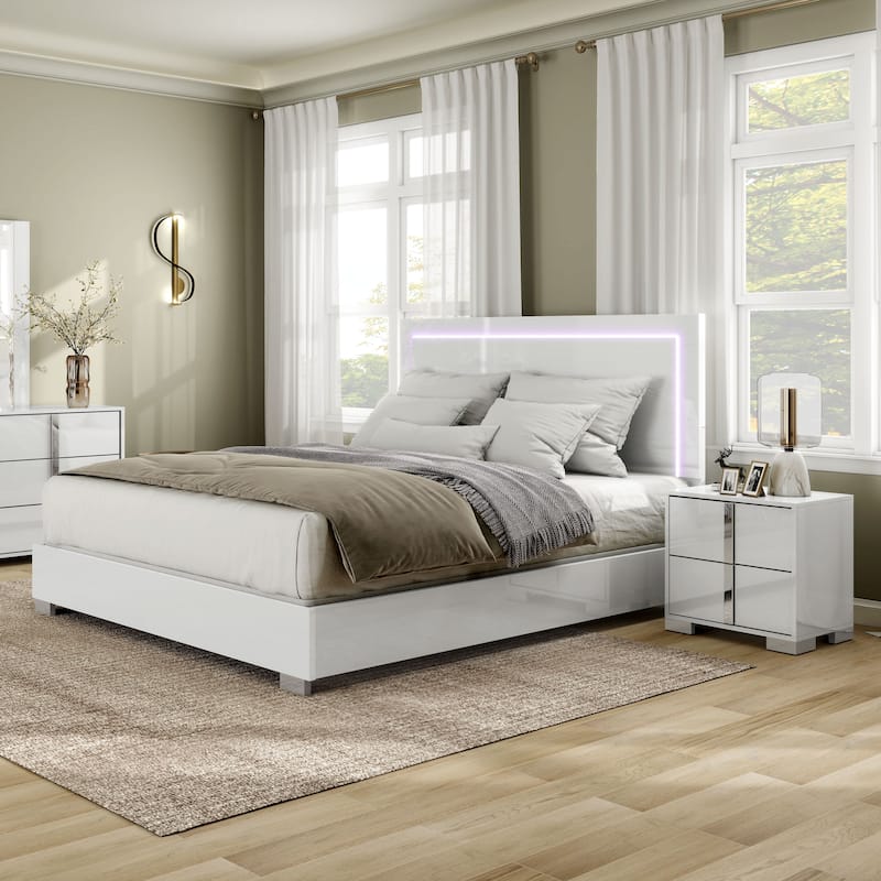 Furniture of America Erina Modern Glossy 2-Piece Panel Bed and Nightstand Set - White - King