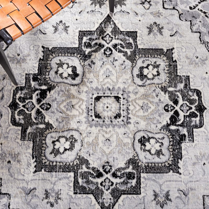 SAFAVIEH, Brentwood Myong Traditional Rug - 5'3" x 7'6"