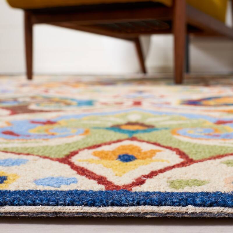 SAFAVIEH Handmade Metro Nahida Boho Wool Rug