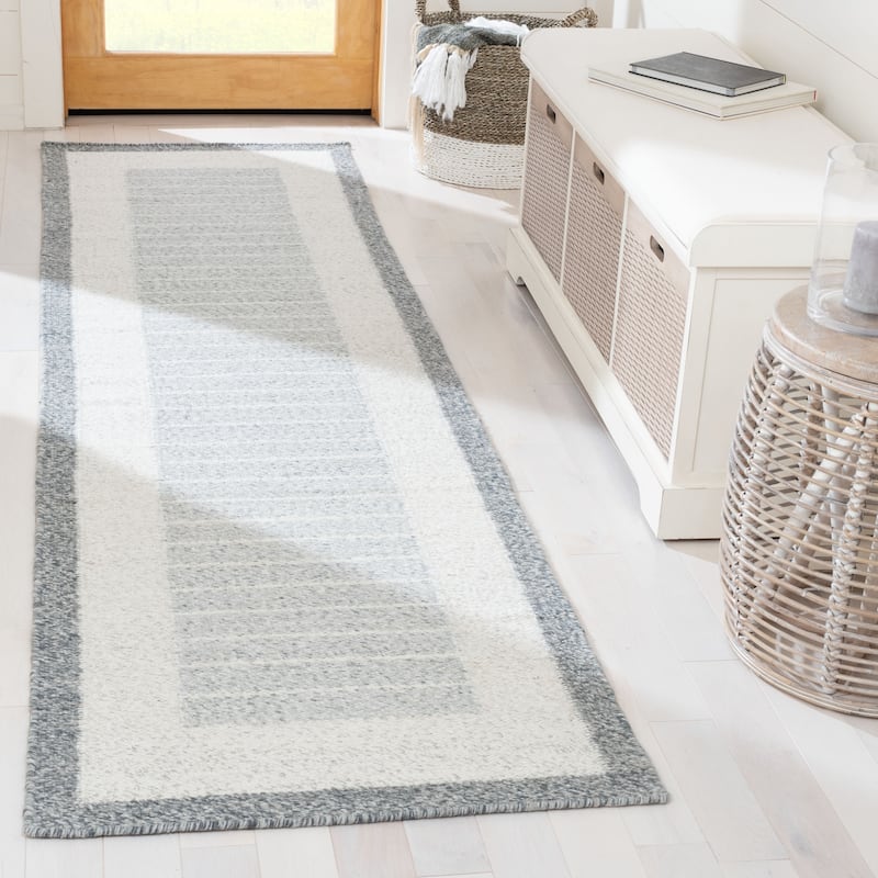 SAFAVIEH Handmade Kilim Jeanick Flatweave Wool Rug - 2'3" x 9' Runner - Ivory/Grey