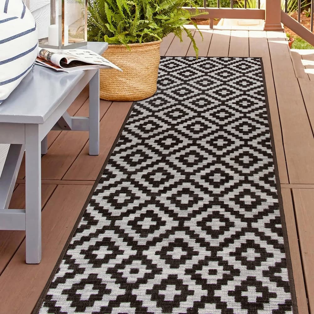 Contemporary Geometric Trellis Indoor/Outdoor Area Rug