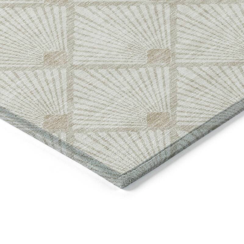 Machine Washable Indoor/ Outdoor Chantille Modern Shells Rug