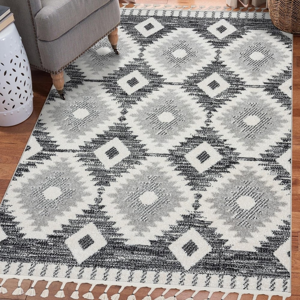Luxe Weavers Moroccan Geometric Diamond Area Rug, Indoor Carpet with Fringes