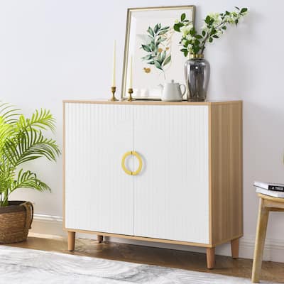 Comfortable Storage Cabinet with Flexible Shelf Options