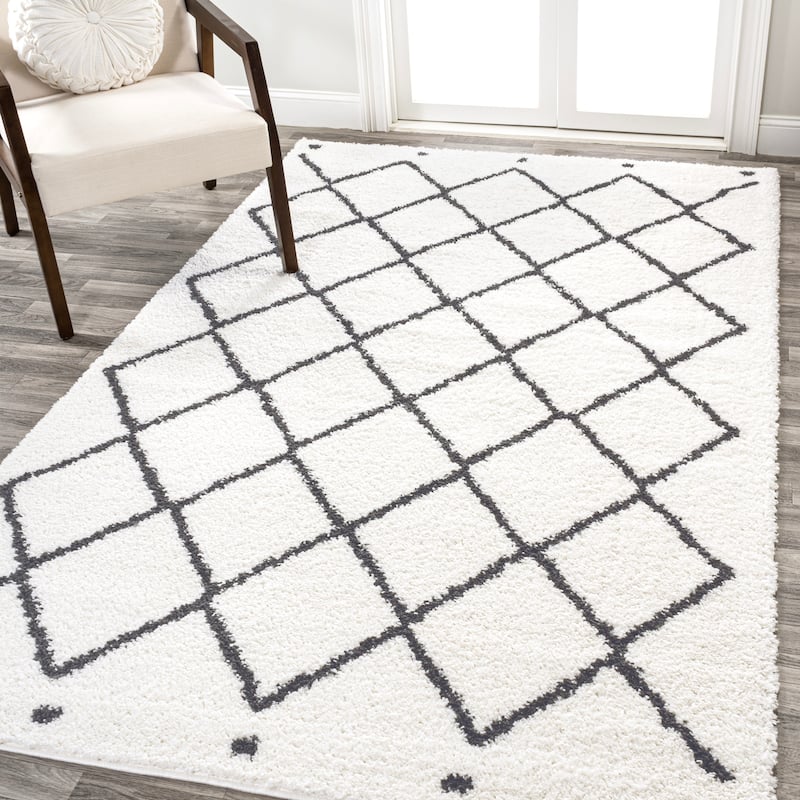 JONATHAN Y Pere Moroccan Style Diamond Shag Area Rug