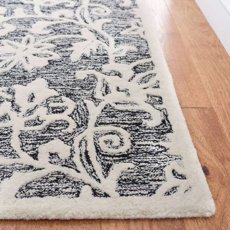 Martha Stewart by SAFAVIEH Handmade Eibhlis Wool Rug
