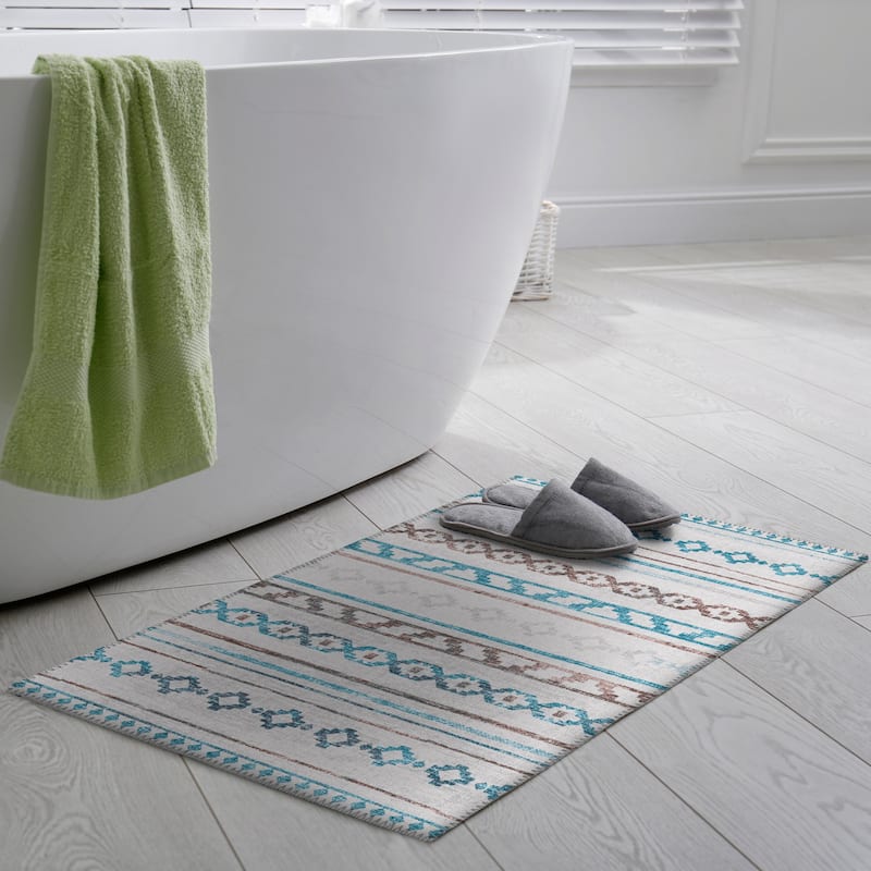 Indoor/ Outdoor Addison Yuma Southwest Striped Washable Area Rug - 1'8" x 2'6" - Gray