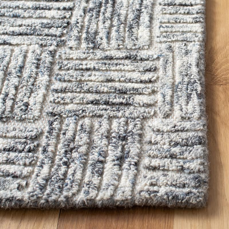 SAFAVIEH Handmade Micro-Loop Cosima Wool Rug